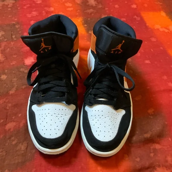 NIKE AIR JORDAN 1 MID - Shattered Backboard Starfish Black/Orange - Size 8